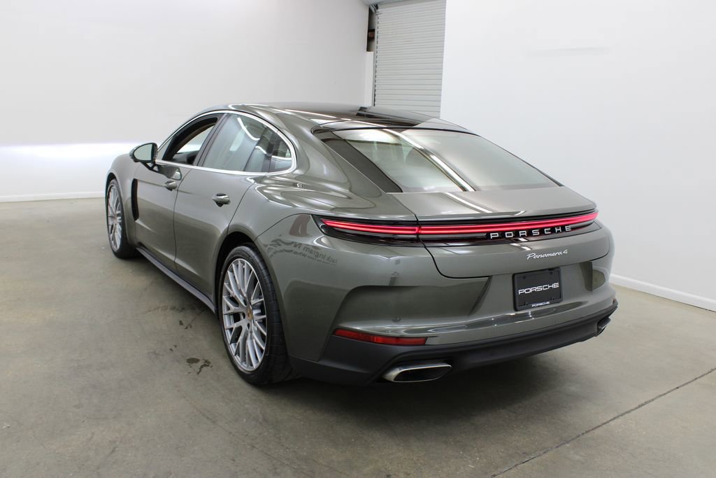 2026 Porsche Panamera 4 photo 3