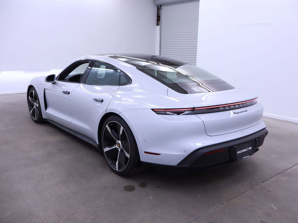 2024 Porsche Taycan 4S photo 3