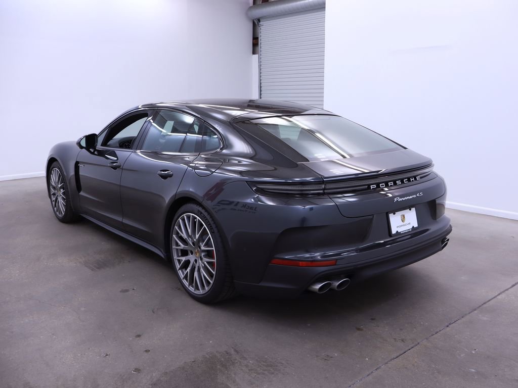 2025 Porsche Panamera E-Hybrid 4S photo 3