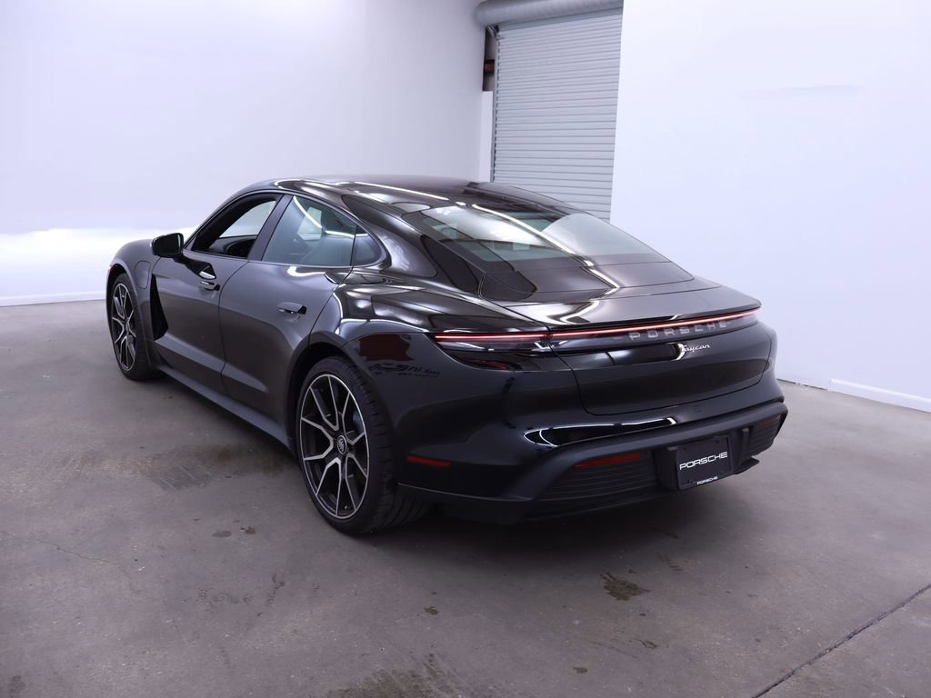 2024 Porsche Taycan photo 3
