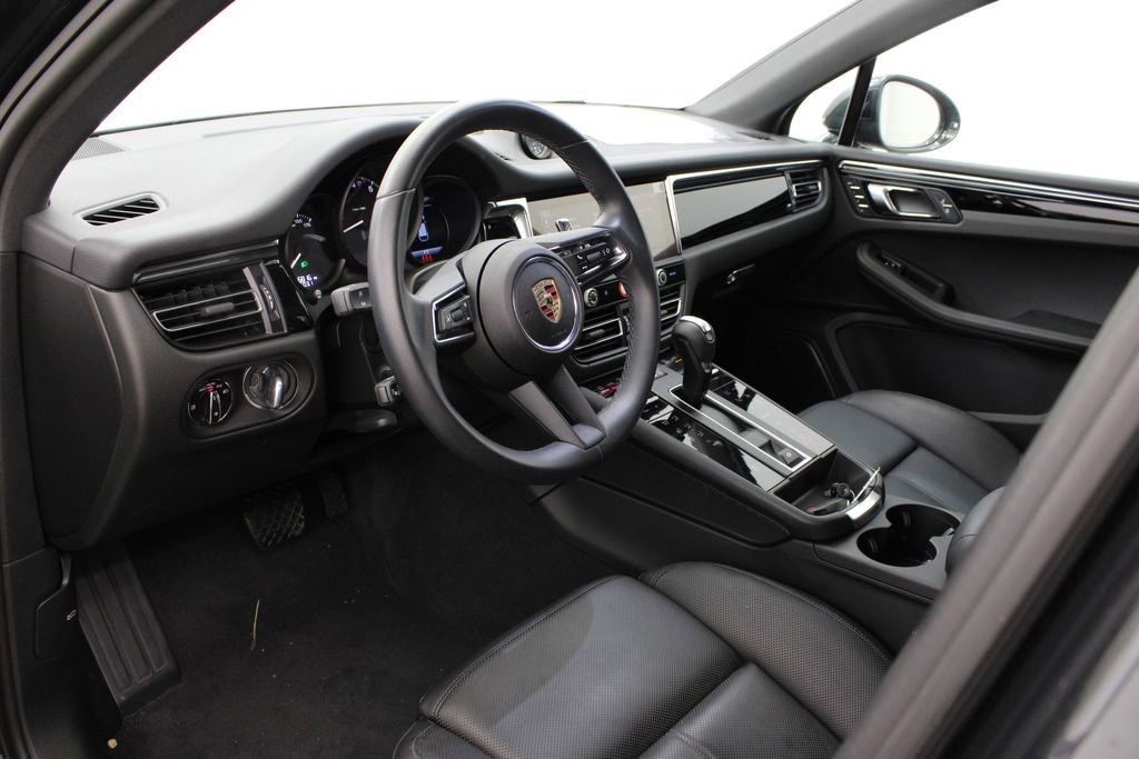 New 2025 Porsche Macan SUV