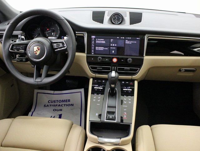 2024 Porsche Macan photo 4