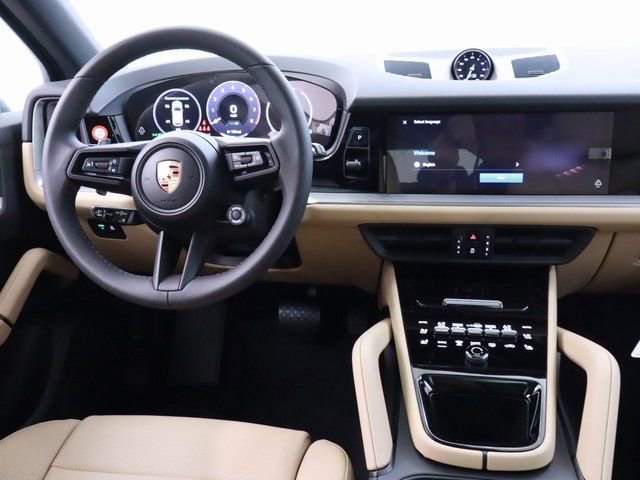 2025 Porsche Cayenne E-Hybrid photo 4