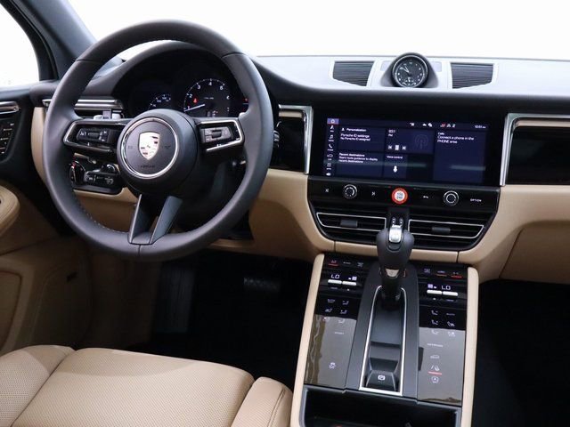 2024 Porsche Macan photo 4
