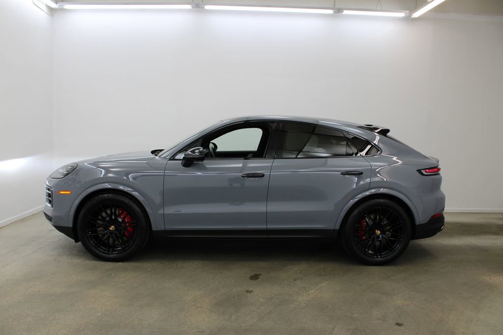 2025 Porsche Cayenne Coupe S photo 3
