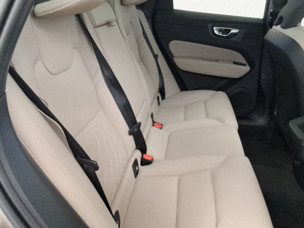 2026 Volvo XC60 Plus - Photo 15
