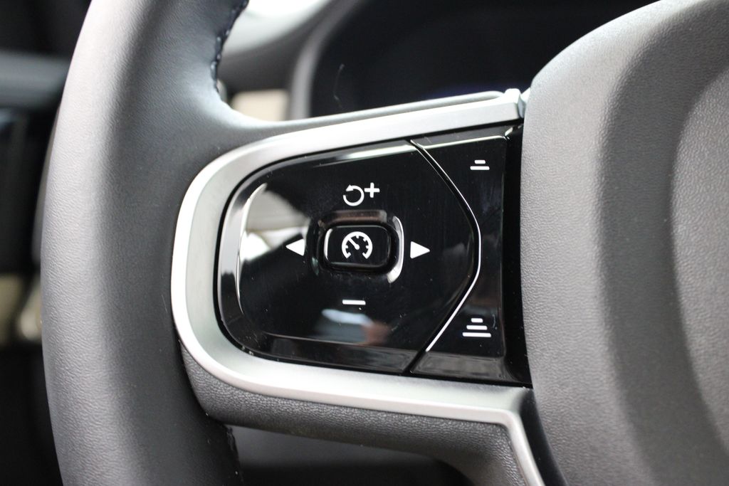 2026 Volvo XC90 Plus - Photo 27