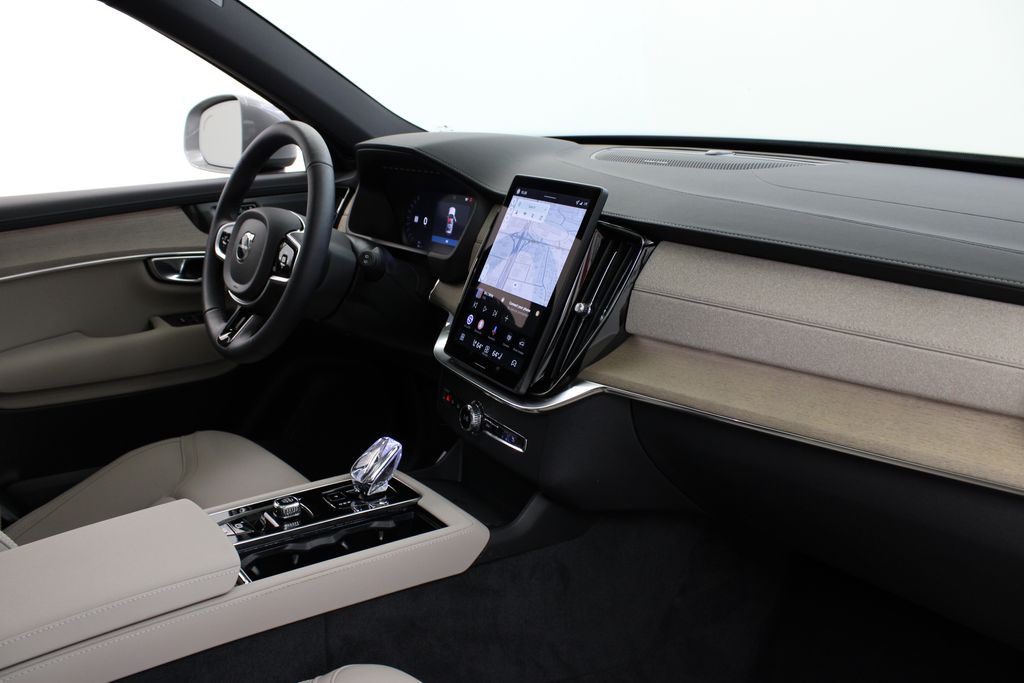 2026 Volvo XC90 Plus - Photo 26