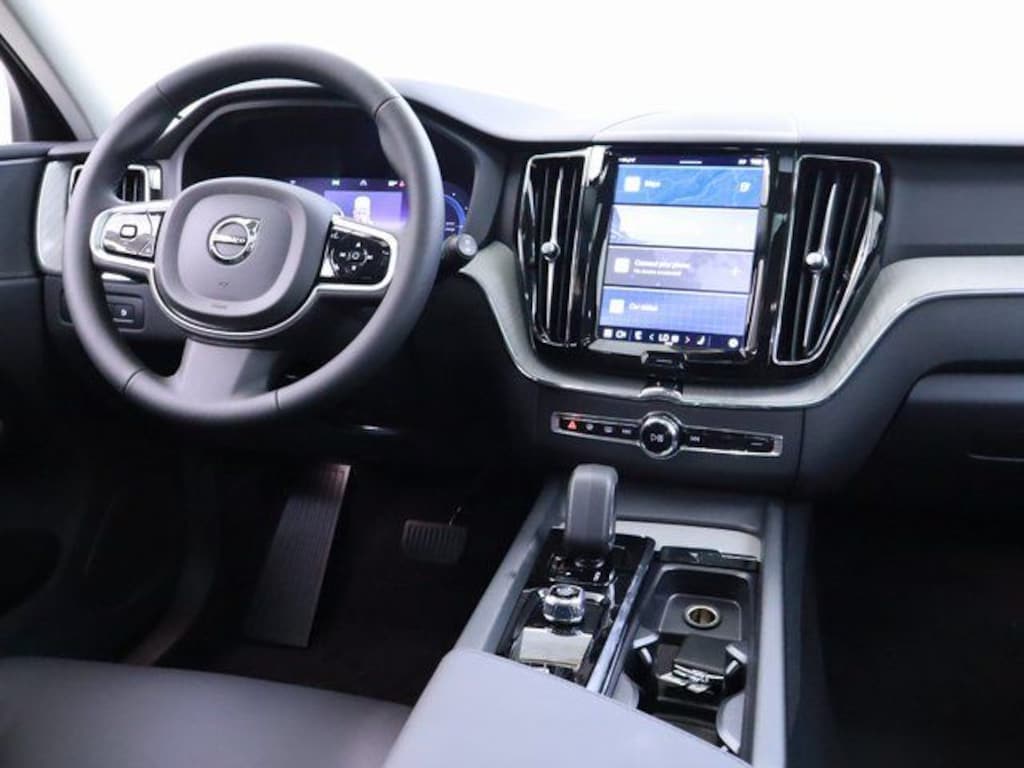 Used 2025 Volvo XC60 plug-in hybrid T8 Plus SUV