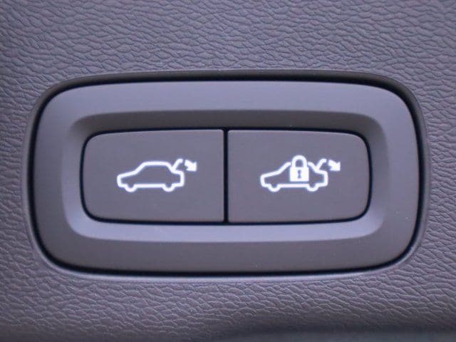2024 Volvo XC60 Plus - Photo 28