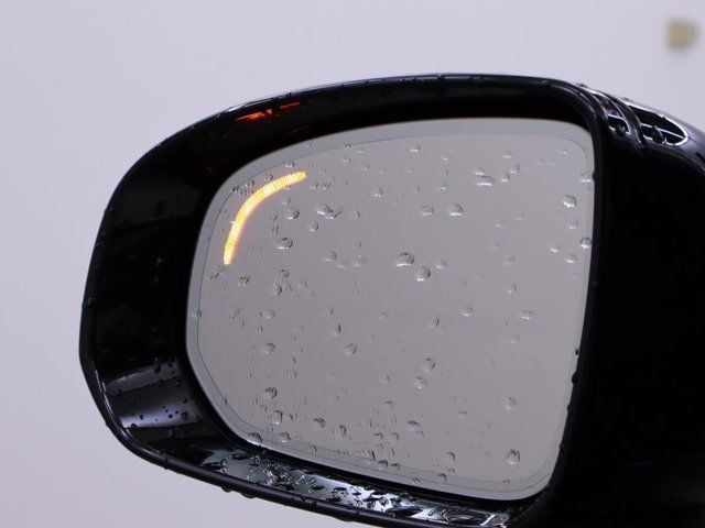 2025 Volvo XC60 Plus - Photo 29