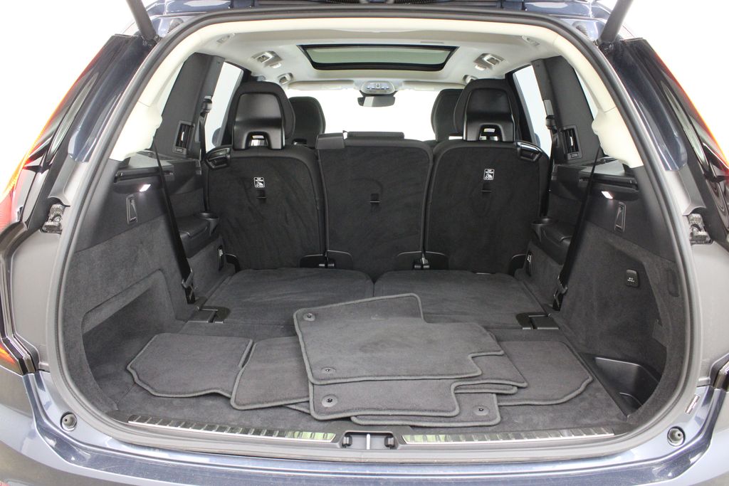 2025 Volvo XC90 Plus - Photo 31