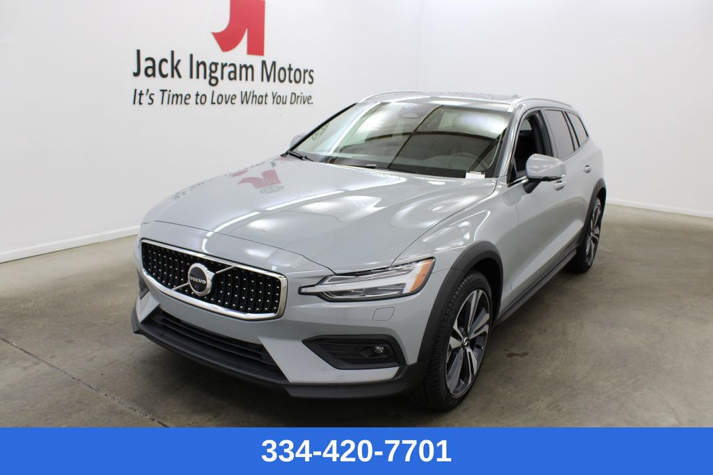 2026 Volvo V60 Cross Country Wagon 