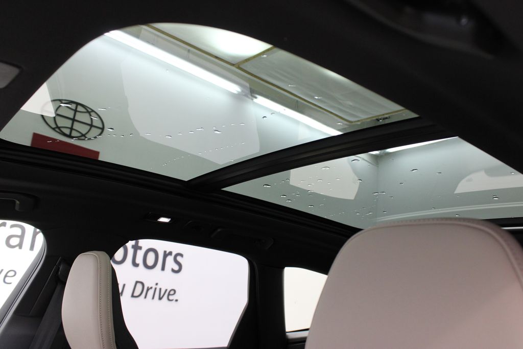 2026 Volvo XC60 Plus - Photo 13