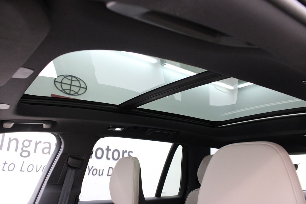 2026 Volvo XC90 Plus - Photo 13