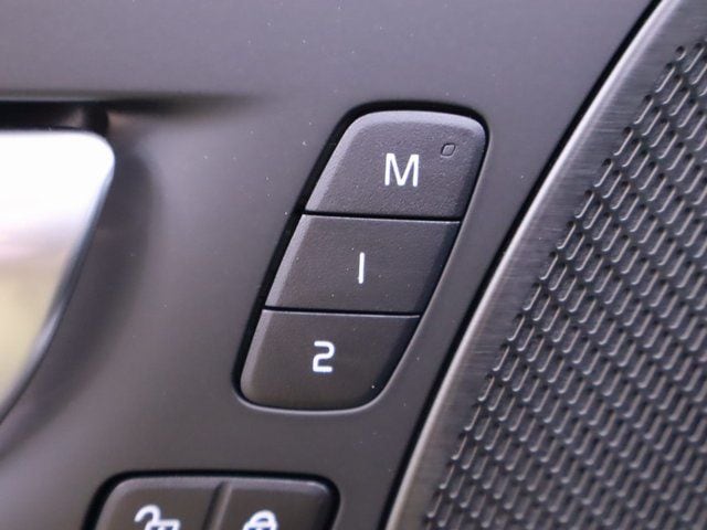 2024 Volvo XC60 Plus - Photo 12