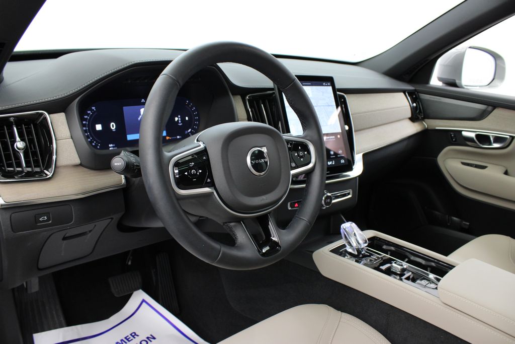 2026 Volvo XC90 Plus - Photo 16