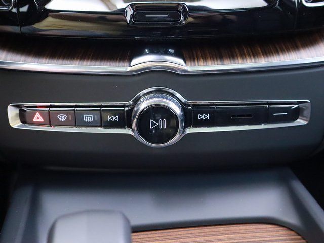 2024 Volvo XC60 Plus - Photo 23