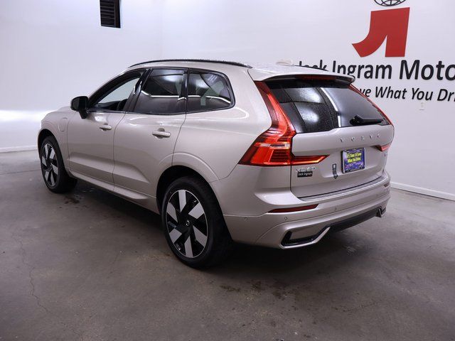 2025 Volvo XC60 Plus - Photo 9