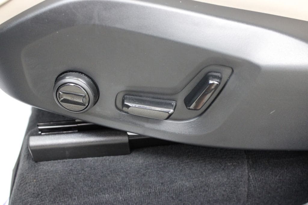 2026 Volvo XC90 Plus - Photo 20