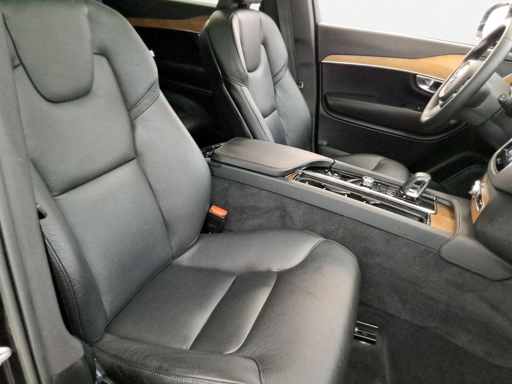2023 Volvo XC90 Plus - Photo 14