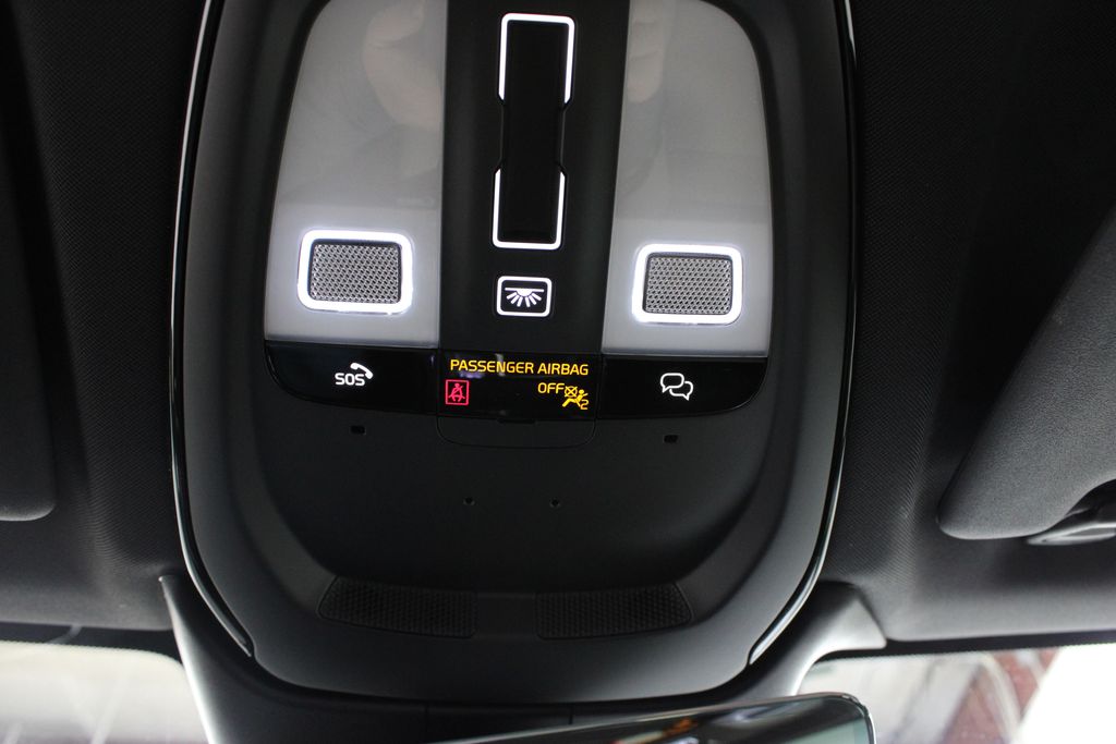 2026 Volvo XC60 Plus - Photo 29