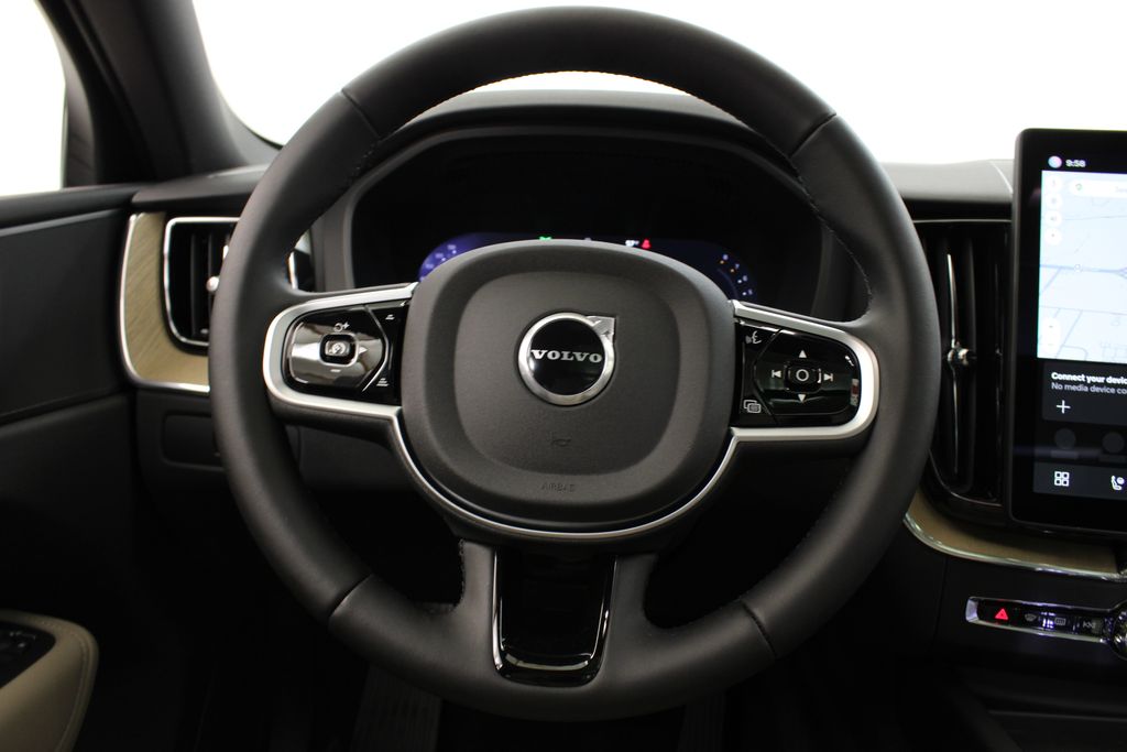 2026 Volvo XC60 Plus - Photo 24
