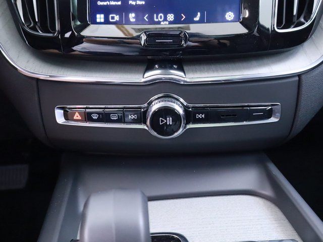 2025 Volvo XC60 Plus - Photo 23