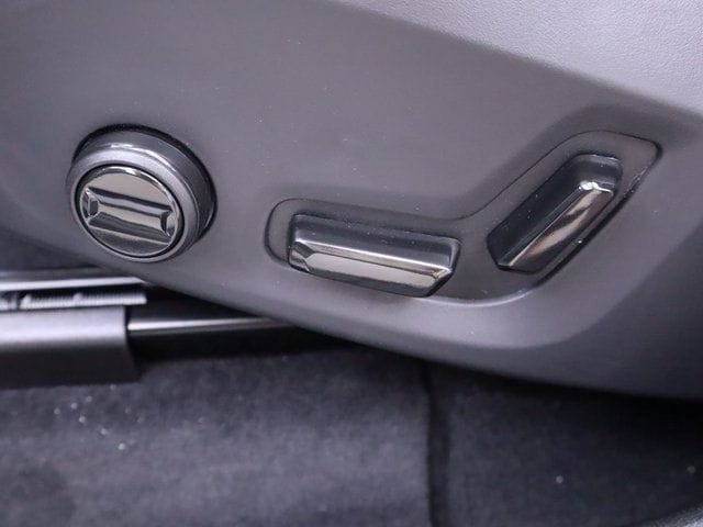 2024 Volvo XC60 Plus - Photo 13
