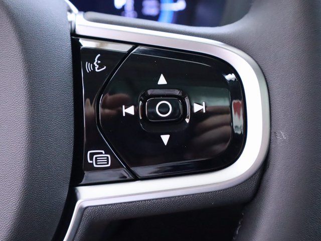 2025 Volvo XC60 Plus - Photo 20