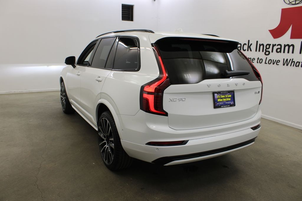 New 2026 Volvo XC90 B6 Ultra Dark Theme 7-Seater SUV