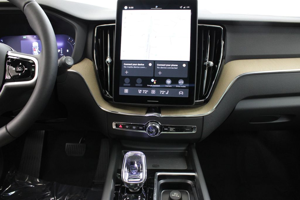 2026 Volvo XC60 Plus - Photo 23