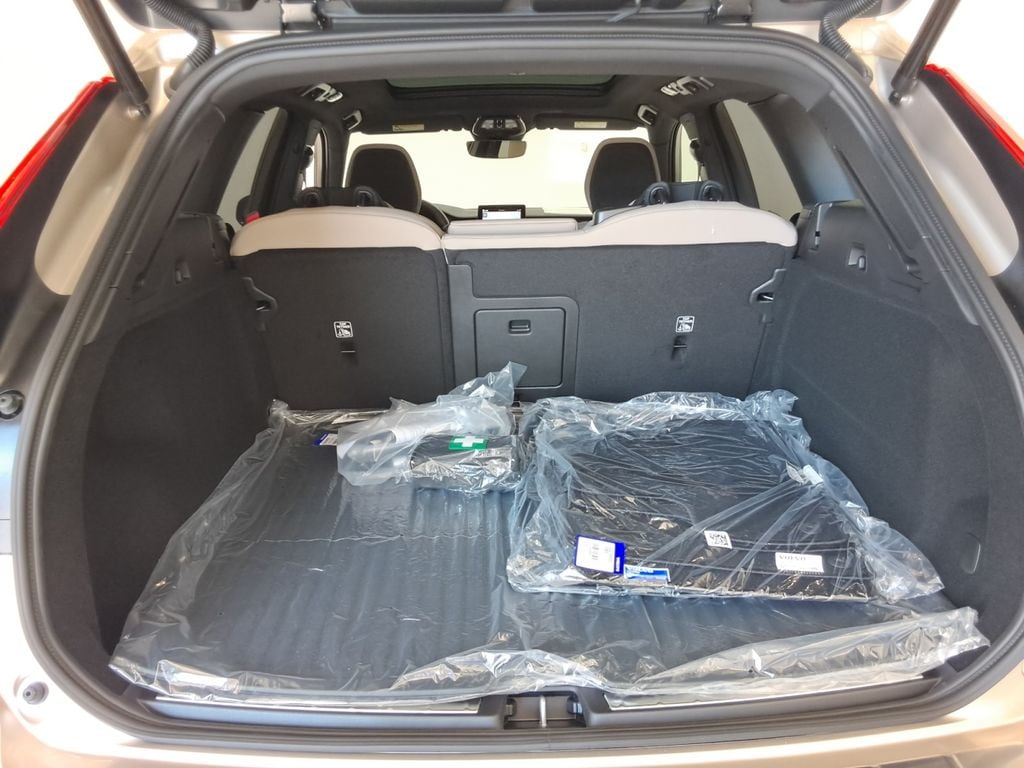 2026 Volvo XC60 Plus - Photo 21