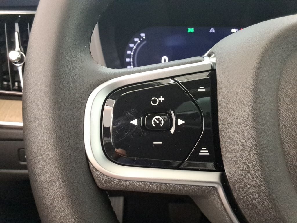 2026 Volvo XC60 Plus - Photo 26