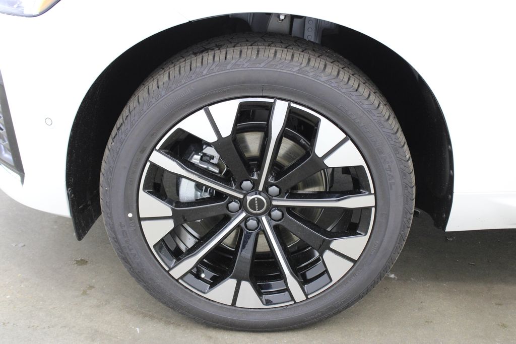 2026 Volvo XC60 Plus - Photo 30