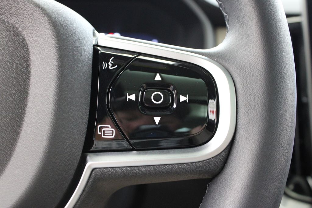 2026 Volvo XC90 Plus - Photo 28