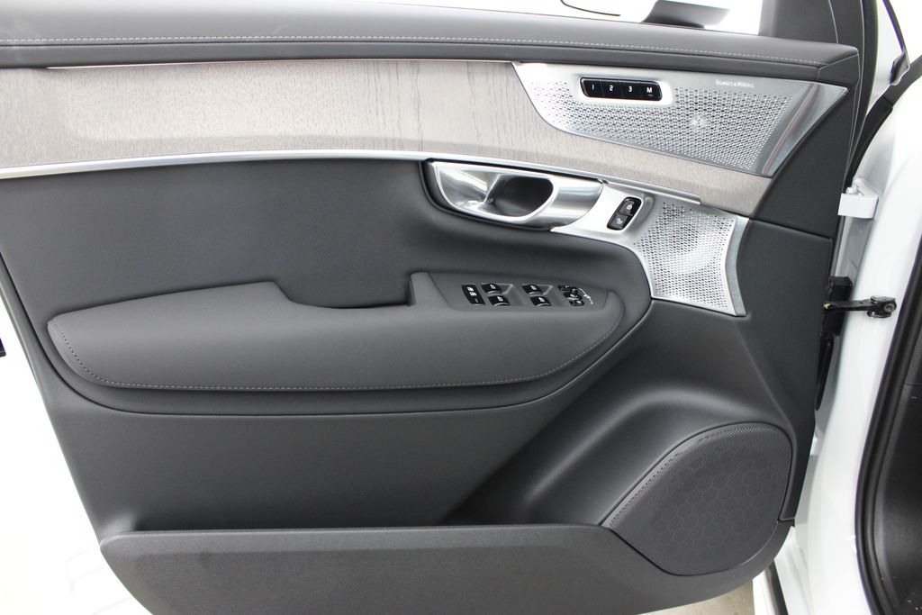 2026 Volvo XC90 Ultra - Photo 17