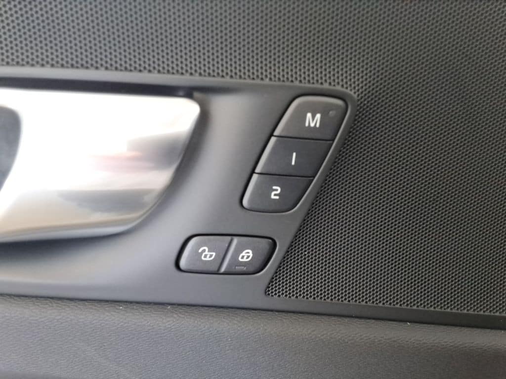 2026 Volvo XC60 Plus - Photo 19