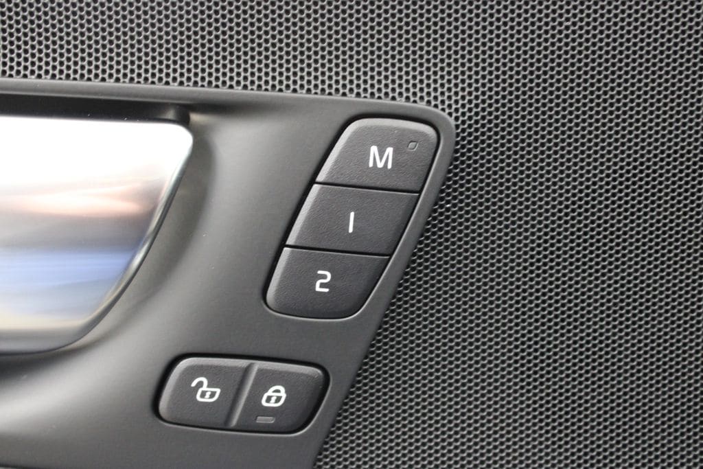 2026 Volvo XC60 Plus - Photo 19