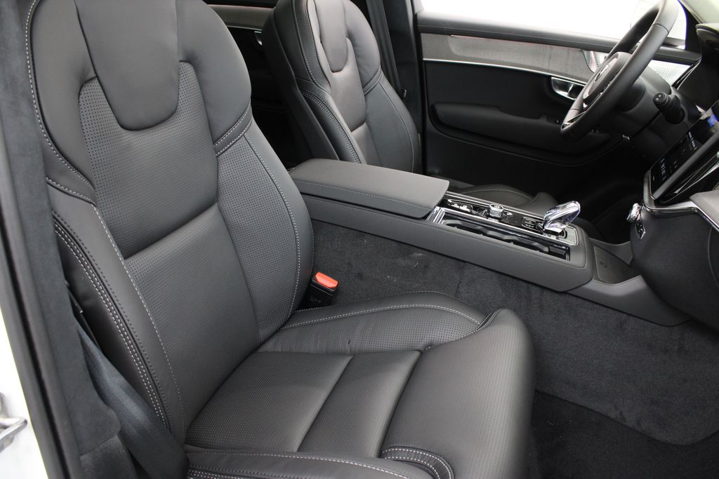 2026 Volvo XC90 Ultra - Photo 26