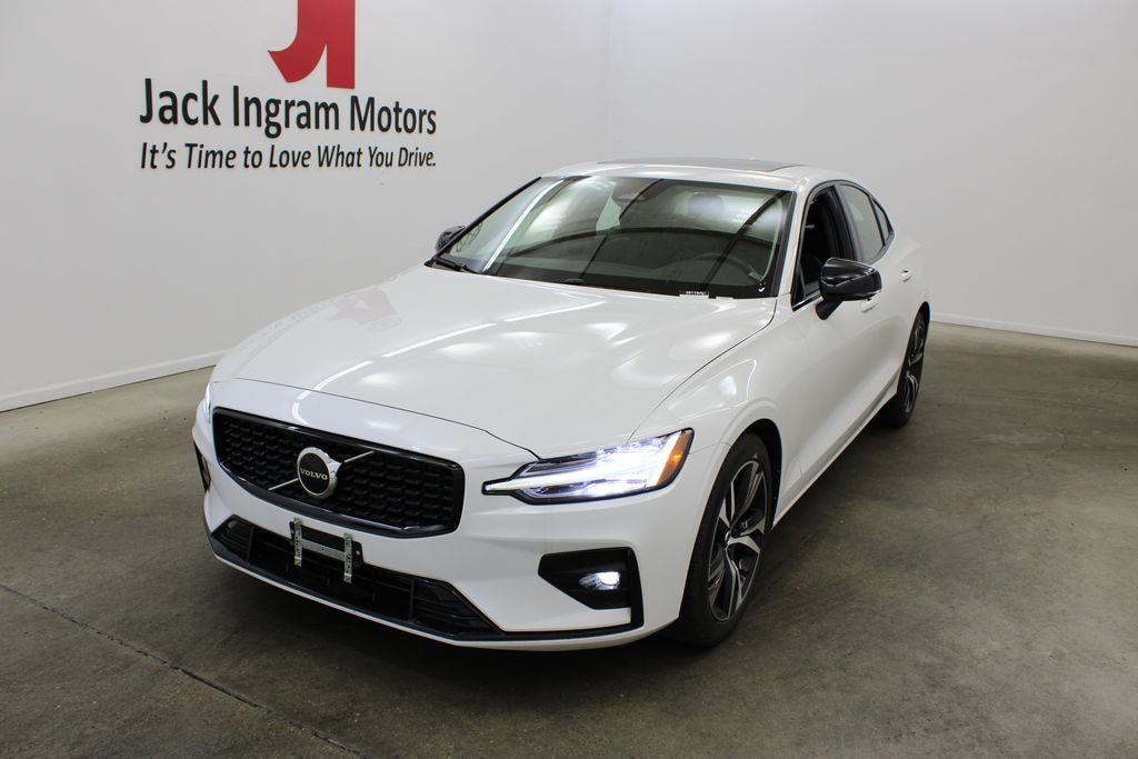 Certified 2024 Volvo S60 B5 Core Dark Theme Sedan