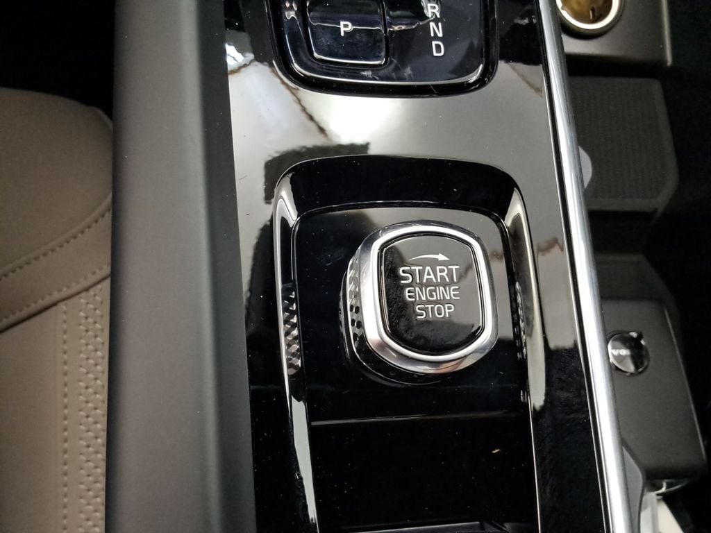2026 Volvo XC60 Plus - Photo 28