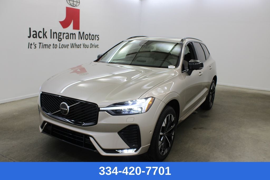 2026 Volvo XC60 B5 Plus Dark AWD's photo