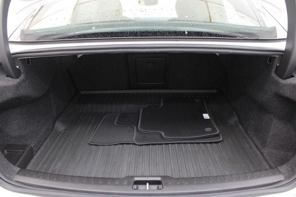 2024 Volvo S60 Plus - Photo 32