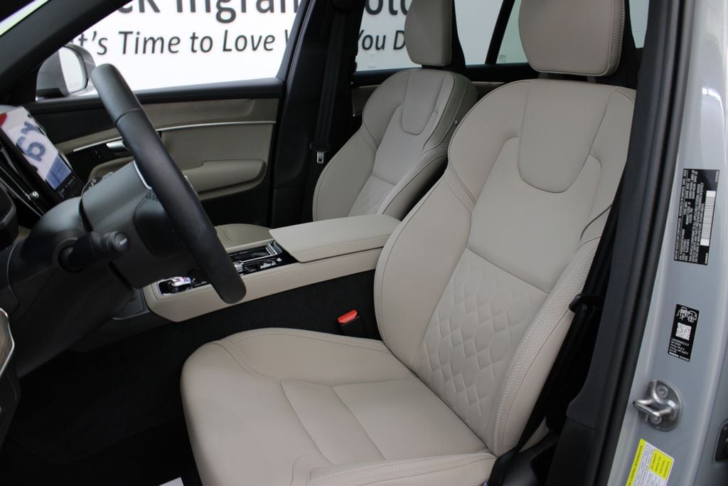 2026 Volvo XC90 Plus - Photo 15
