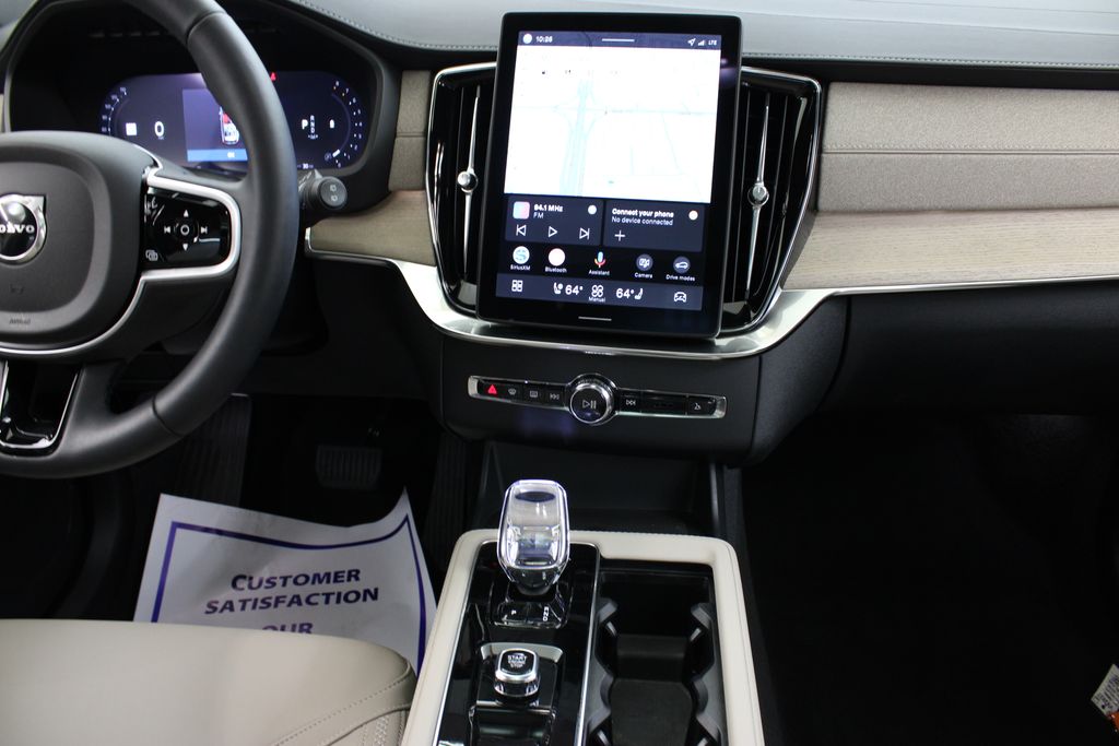 2026 Volvo XC90 Plus - Photo 23