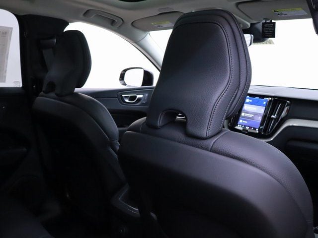 2025 Volvo XC60 Plus - Photo 14