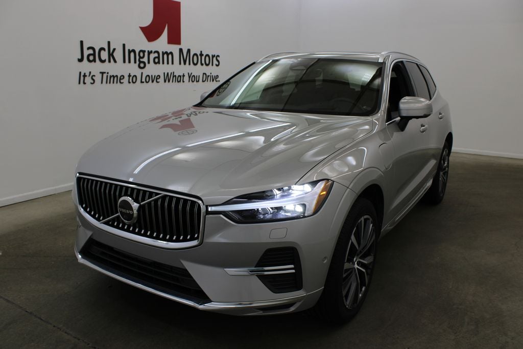 Certified 2022 Volvo XC60 Recharge Plug-In Hybrid T8 Inscription Expression SUV