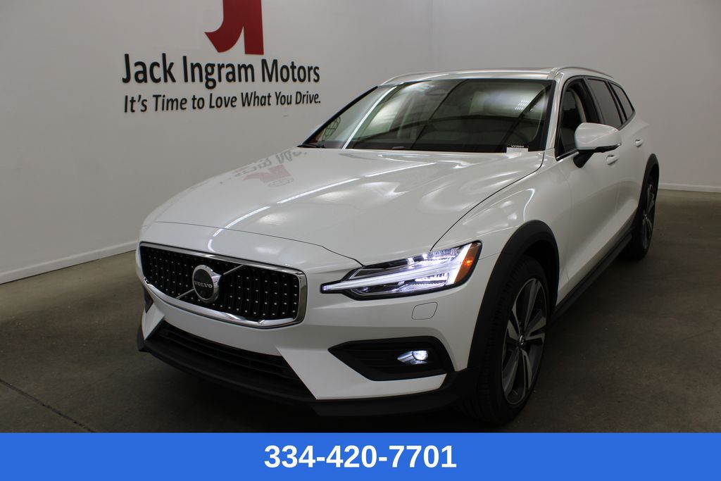 2026 Volvo V60 Cross Country Wagon 