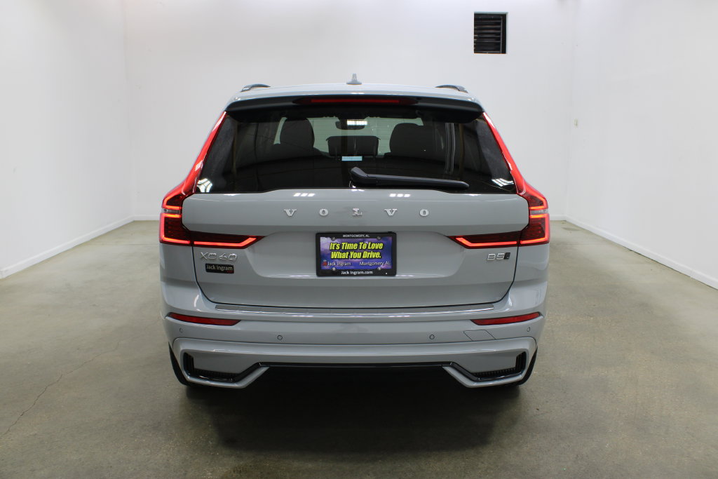 New 2027 Volvo XC60 B5 Core SUV